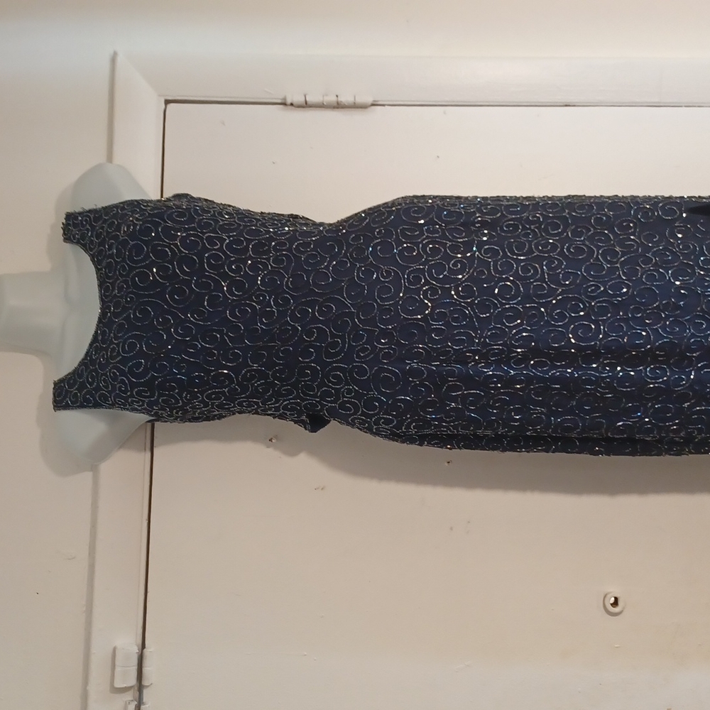 Cache Gown - Picture 14 of 16